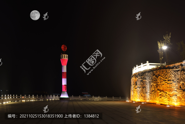 月夜燈塔