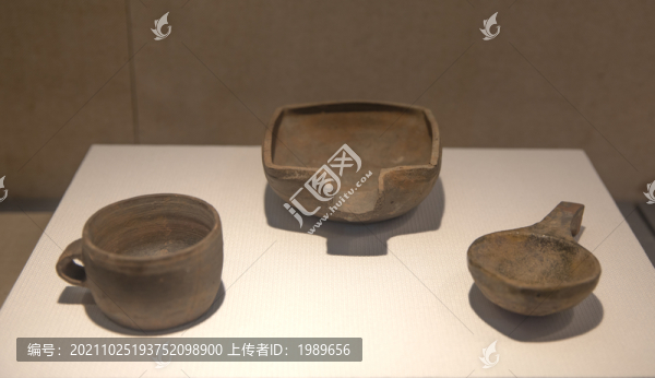 西漢原始瓷把壺