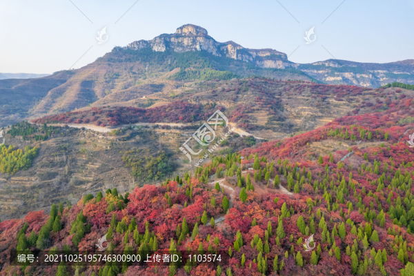 航拍濟(jì)南章丘蓮花山紅葉