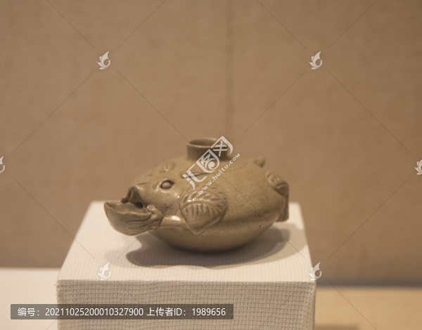西晉越窯青瓷蛙形油燈