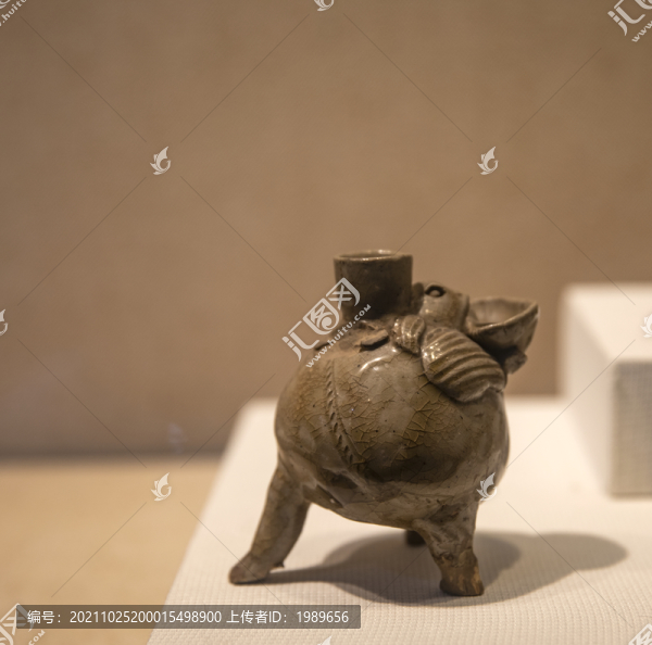 西晉越窯青瓷蟾蜍形油燈