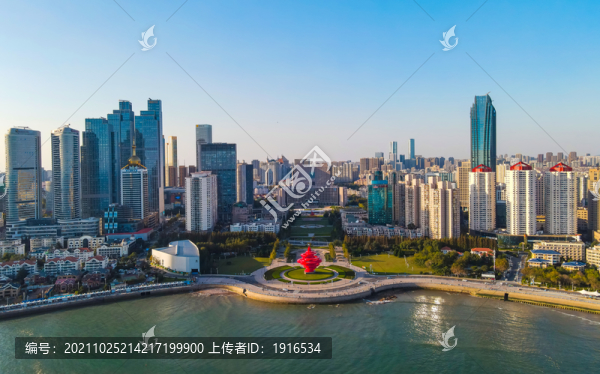 航拍青島五四廣場(chǎng)
