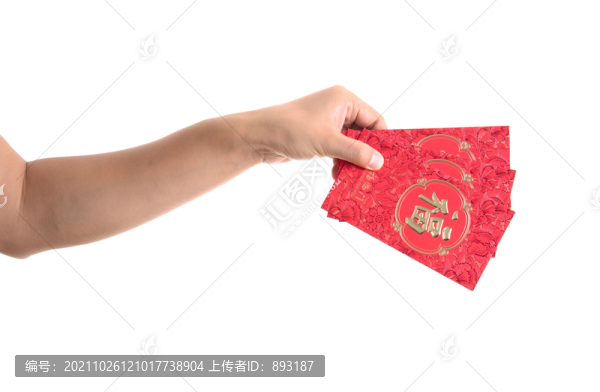 手拿節(jié)日的紅包在白背景前