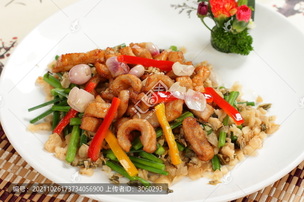 韭菜花炒豬頸肉