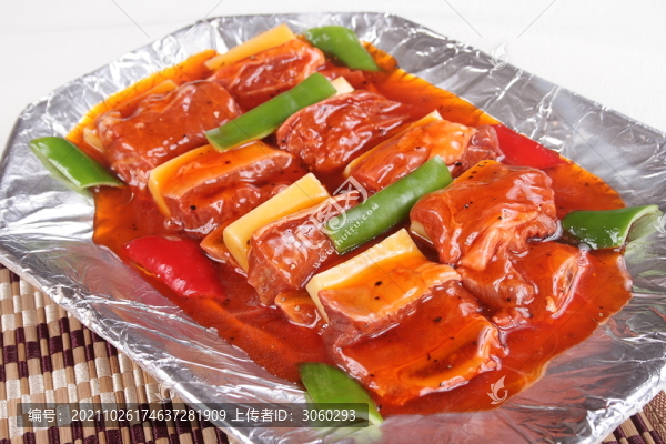 黑椒鐵板牛仔骨