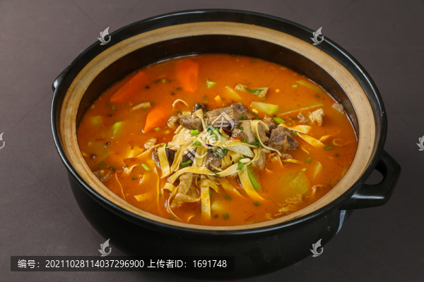 砂鍋牛雜煲