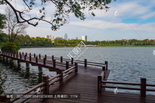 東湖木棧道-匯圖網(wǎng) www.fosd68.com 東湖木棧道