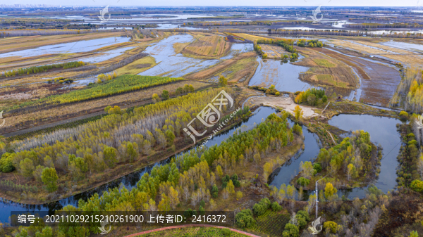 梅里斯湖秋景