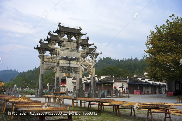 安徽西遞古村景區(qū)恩榮牌坊