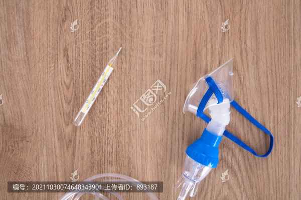 體溫計和治療肺炎使用的霧化工具