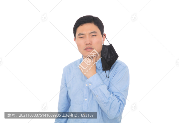 嗓子不太舒服的男士