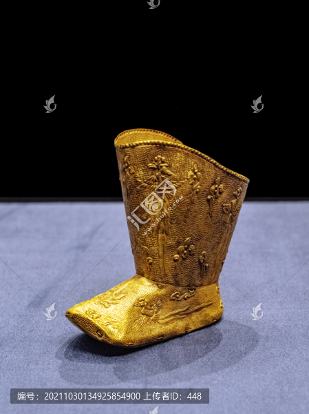 遼代云鳳紋金靴