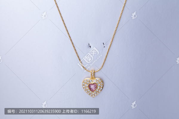 心形鑲嵌項(xiàng)鏈