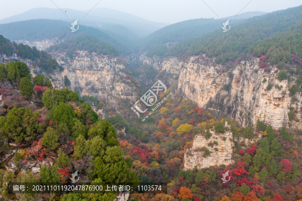 航拍濟南藏龍澗秋色爛漫