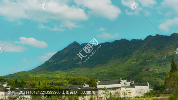 青山白屋