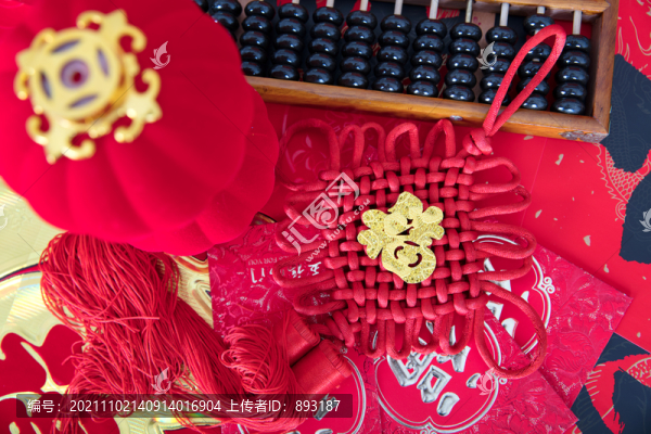 紅包和中國結(jié)及算盤和燈籠
