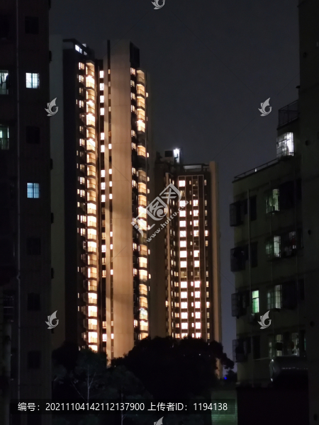 高檔住宅樓夜景