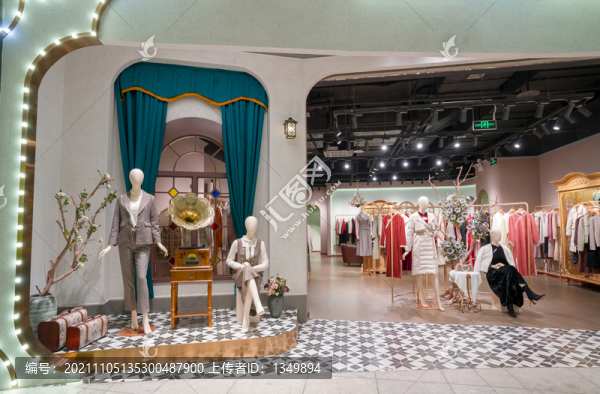女裝專賣店櫥窗