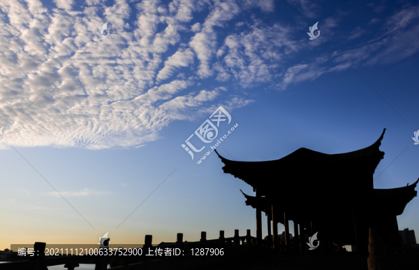 晨光凌云橋