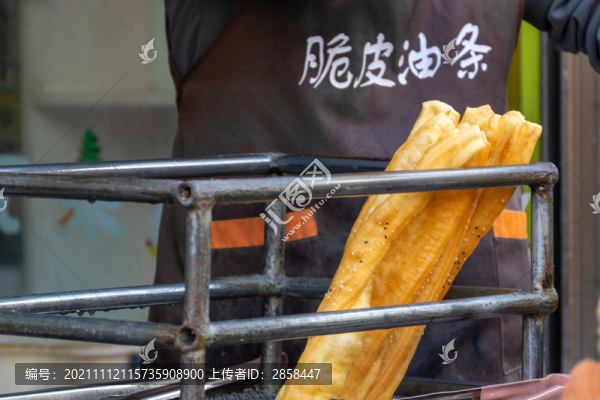 脆皮油條