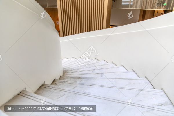 旋轉(zhuǎn)樓梯
