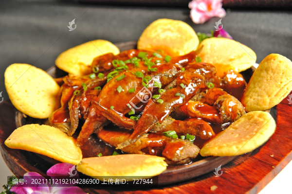 小黃魚(yú)貼餅子
