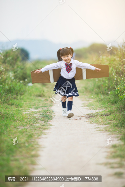 自由飛翔的女孩子