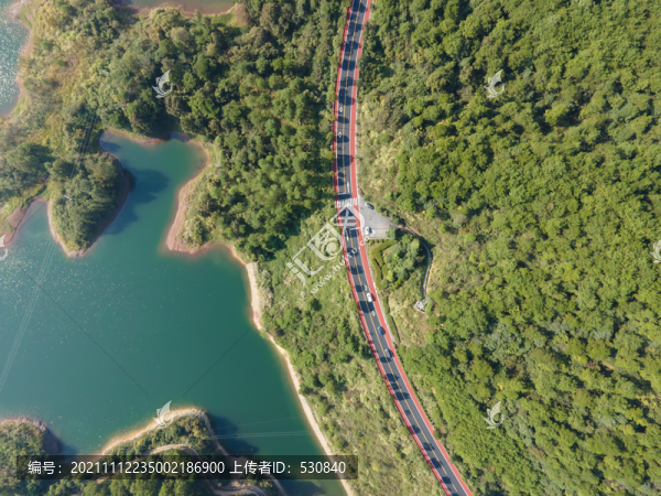 航拍森林盤山公路