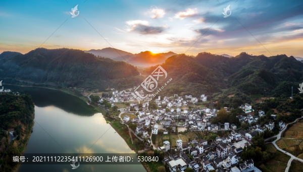 航拍徽州山水鄉(xiāng)村