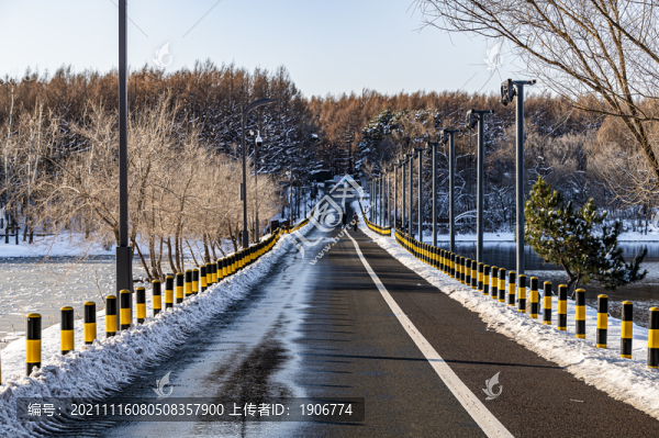 雪后的長春凈月潭森林公園風景