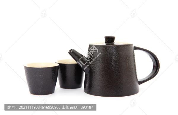 一個茶壺和兩個茶杯