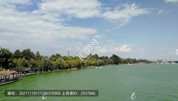 滇池風(fēng)光