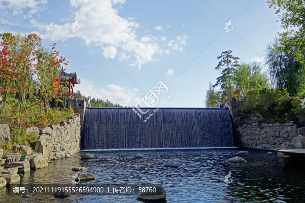 長(zhǎng)白山美人松湖人工瀑布