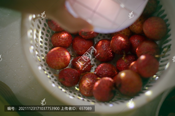盛夏的荔枝陽(yáng)光之下