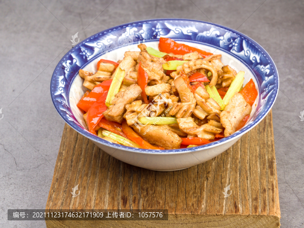 魷魚炒肉家常菜品