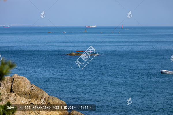 青島海景礁石與大海