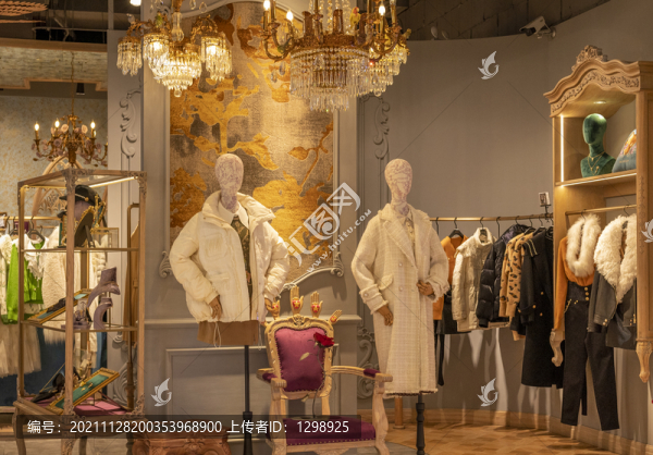 女裝專賣店店鋪設(shè)計(jì)