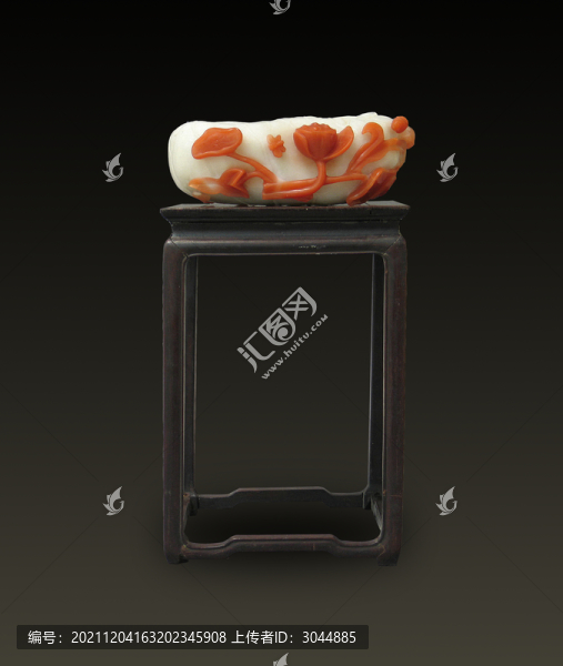 南紅瑪瑙蓮花玉雕擺件