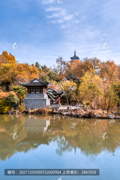 秋天中國(guó)揚(yáng)州大明寺的船廳