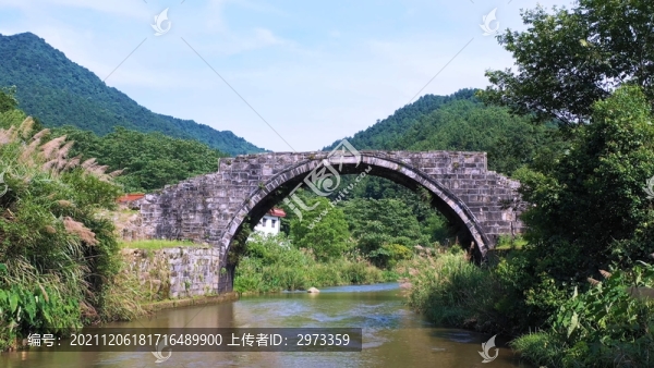 實(shí)拍龍?jiān)纯诖蠼輼蜻z址