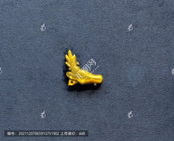 商代玉鹿首