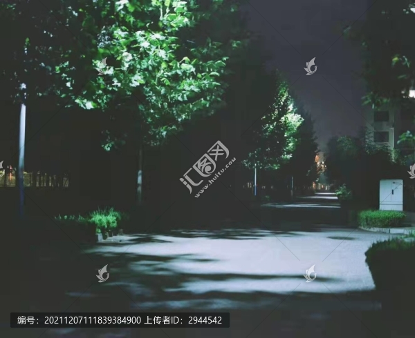燈光下小區(qū)