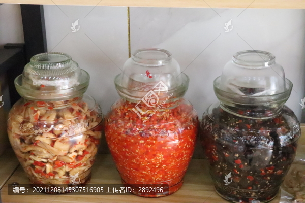 腌菜壇子