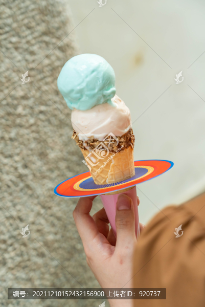 雙球冰淇淋