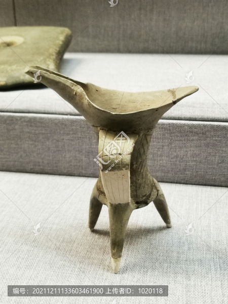 夏代陶爵