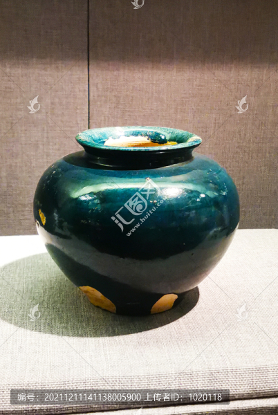 藍(lán)釉罐