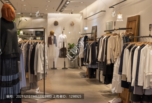 時尚女裝專賣店店鋪設(shè)計