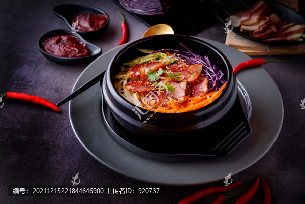 臘肉石鍋拌飯
