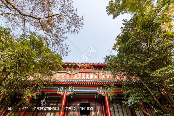 秋天中國南京靈谷寺的松風閣
