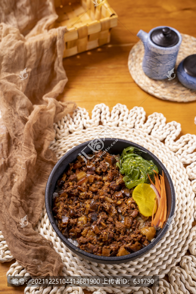 鹵肉飯